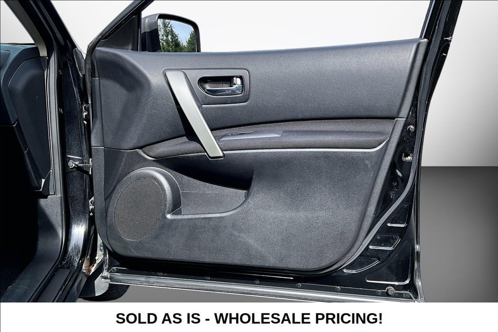 Used 2013 Nissan Rogue SV FWD image 32