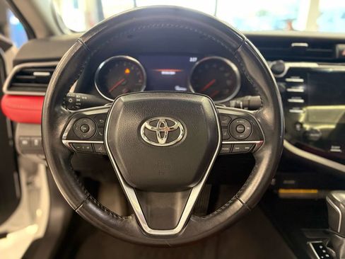 Used 2019 Toyota Camry XSE image 17