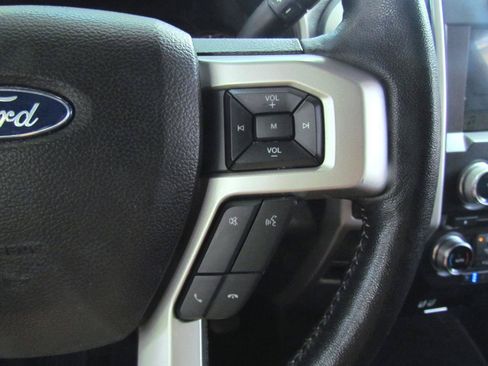 Used 2018 Ford F150 Lariat RWD image 32
