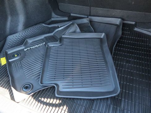 Used 2020 Toyota Corolla LE w/ LE Premium Package image 13