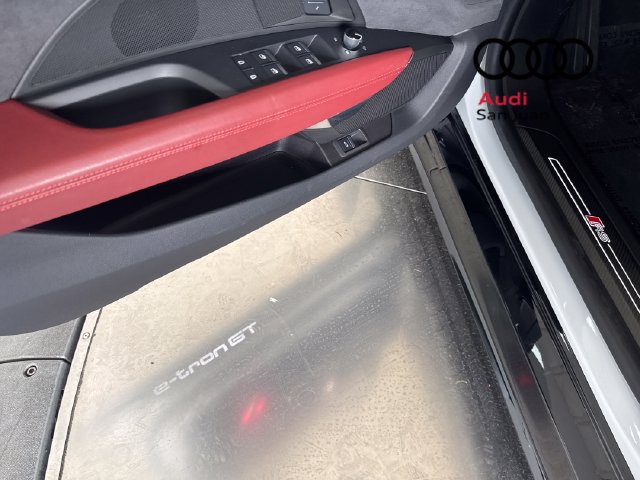 Used 2022 Audi RS e-tron GT w/ Carbon Performance Package AWD/4WD image 9