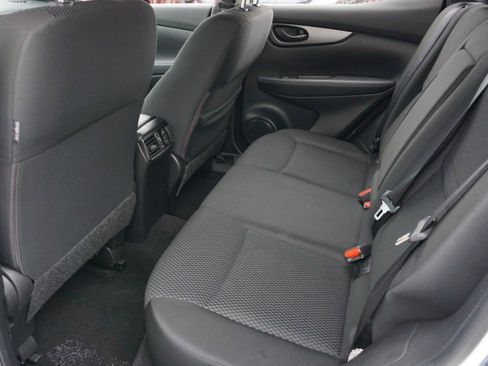 Used 2019 Nissan Rogue Sport S image 28