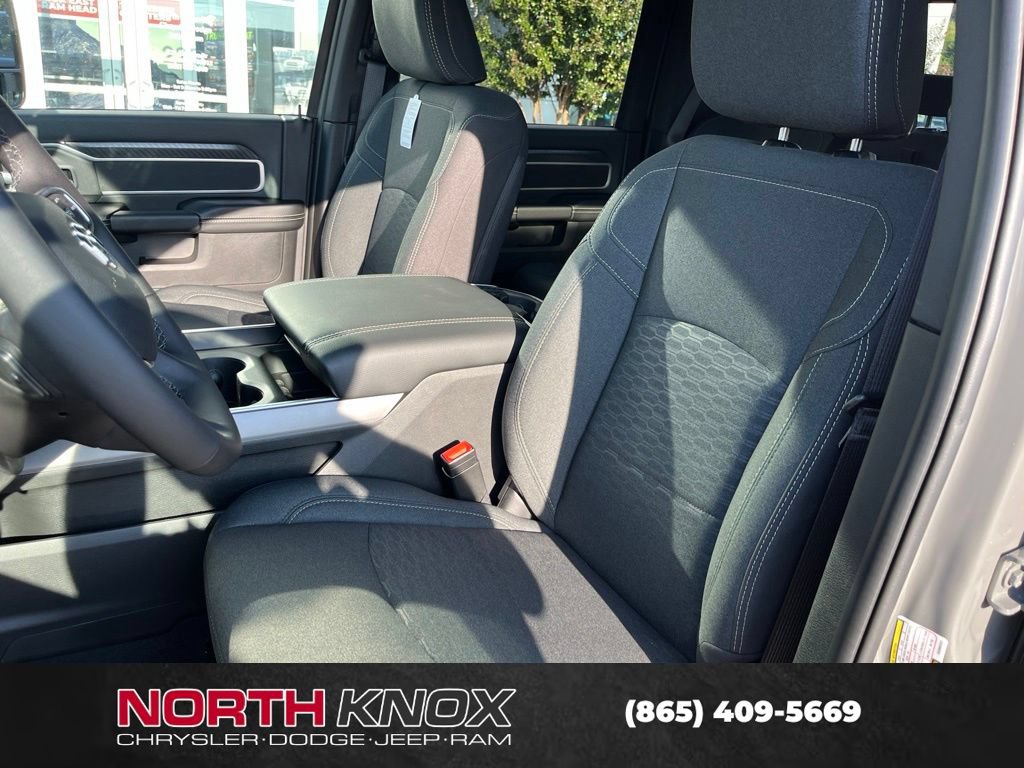 New 2027 RAM 3500 Big Horn AWD/4WD image 4