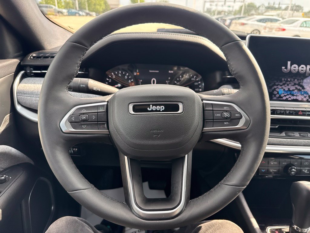 Used 2023 Jeep Compass Latitude w/ Convenience Group AWD/4WD image 11