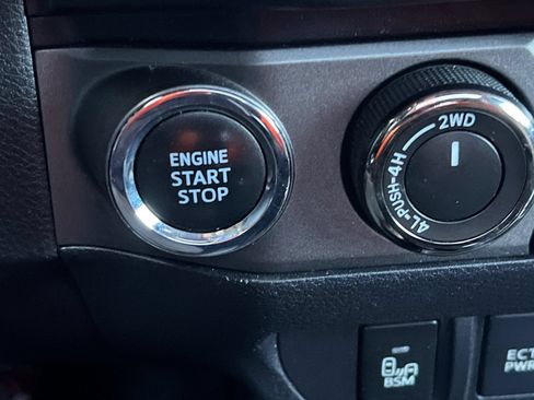 Used 2019 Toyota Tacoma TRD Off-Road AWD/4WD image 22