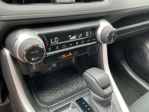 Used 2024 Toyota RAV4 LE AWD/4WD image 21