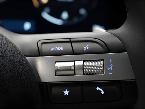 New 2025 Hyundai Tucson Limited image 16