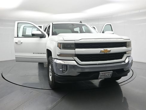 Used 2018 Chevrolet Silverado 1500 LT w/ All Star Edition RWD image 27