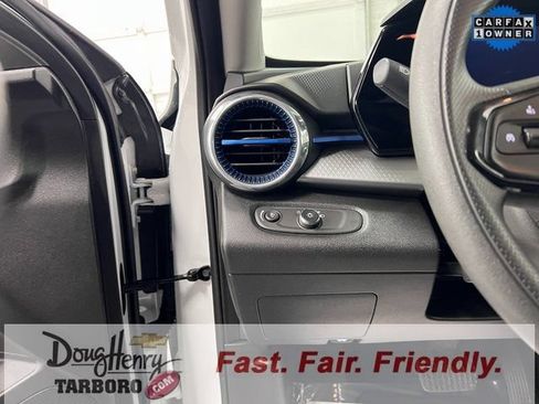 Used 2025 Chevrolet Trax LT FWD image 28