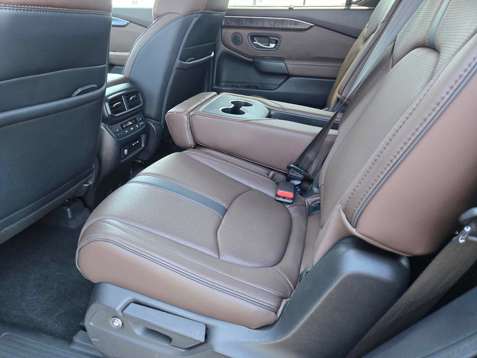 Certified 2025 Honda Pilot Elite image 17