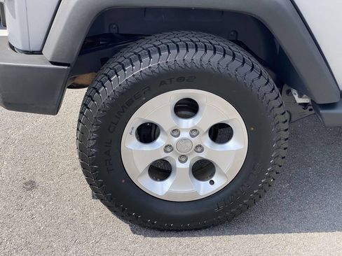 Used 2013 Jeep Wrangler Sport AWD/4WD image 46