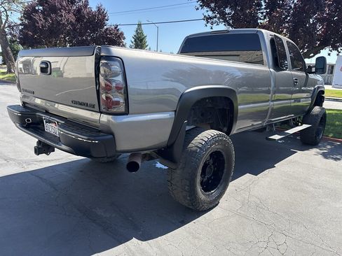 Used 2003 Chevrolet Silverado 2500 LS w/ Skid Plate Package AWD/4WD image 13