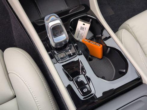 New 2026 Volvo XC40 B5 Ultra w/ Climate Package image 22