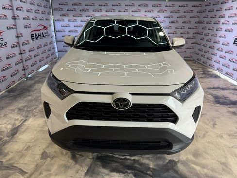 Used 2022 Toyota RAV4 LE AWD/4WD image 2