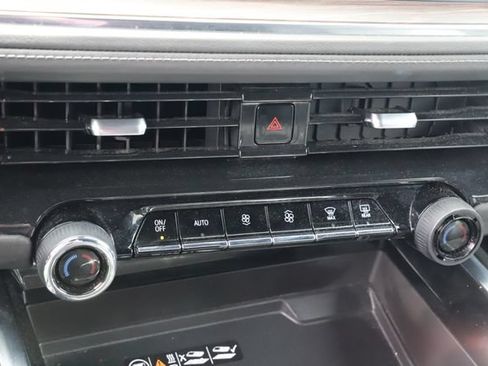 Used 2025 Chevrolet Tahoe LT AWD/4WD image 32