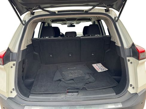 Used 2021 Nissan Rogue SV image 21