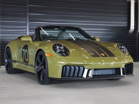 New 2026 Porsche 911 GTS image 8