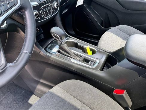 Used 2022 Chevrolet Equinox LT AWD/4WD image 21