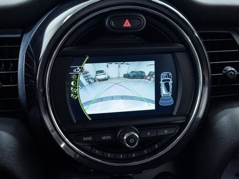 Used 2018 MINI Cooper 2-Door Hardtop image 16