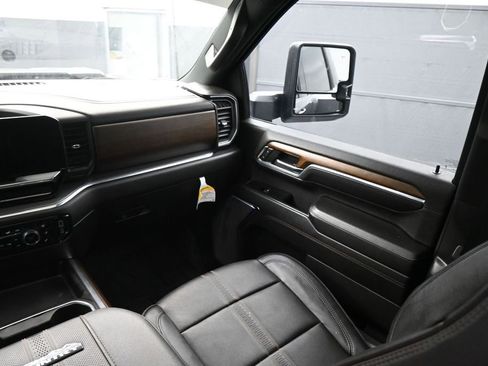 Used 2024 Chevrolet Silverado 3500 High Country w/ Technology Package AWD/4WD image 14