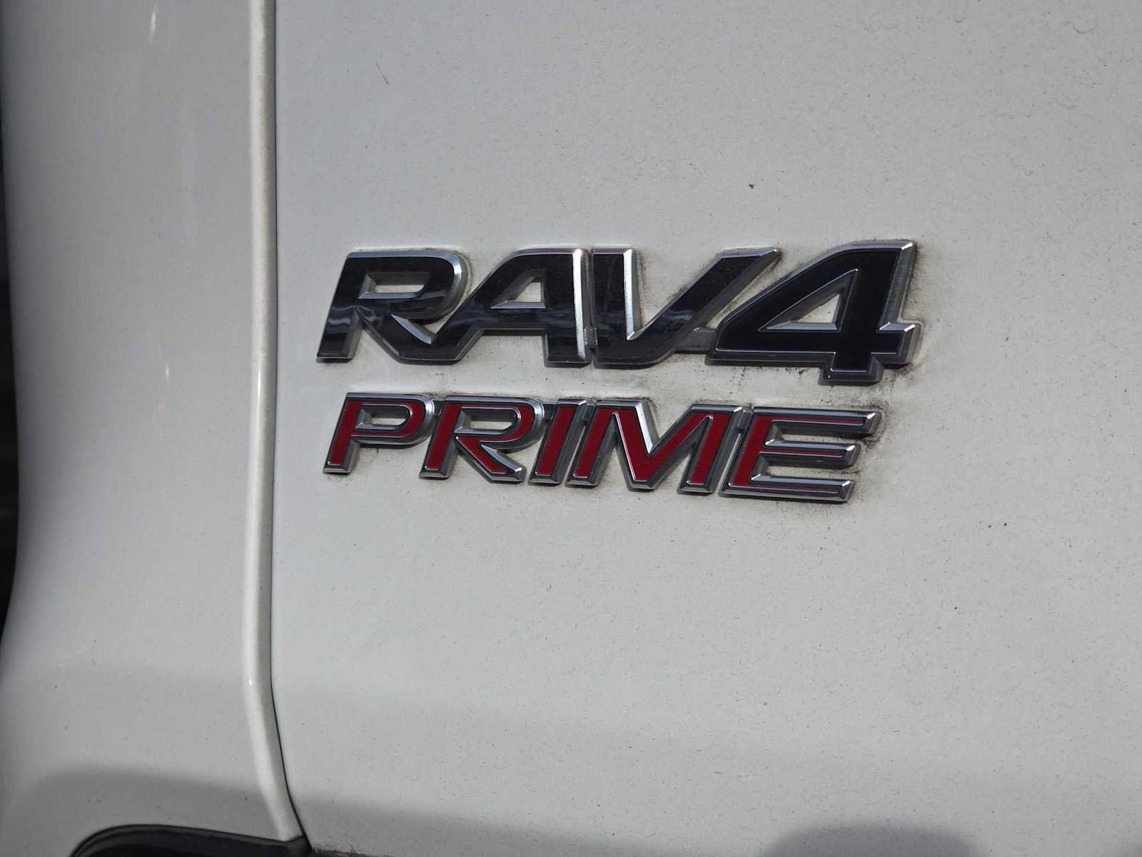 Used 2024 Toyota RAV4 SE w/ Weather & Moonroof Package AWD/4WD image 5