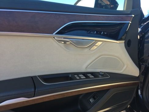 Used 2024 Audi A8 L 3.0T image 14