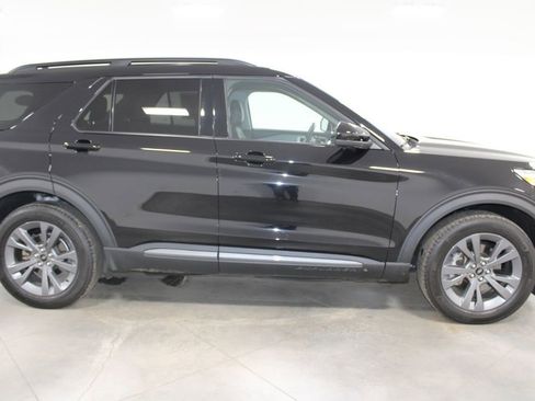 Used 2023 Ford Explorer XLT w/ Equipment Group 202A image 11