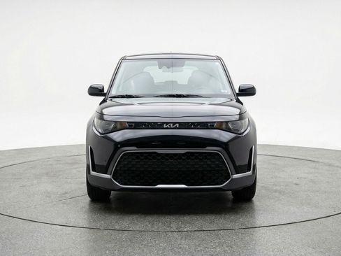 Used 2025 Kia Soul LX w/ LX Technology Package FWD image 2