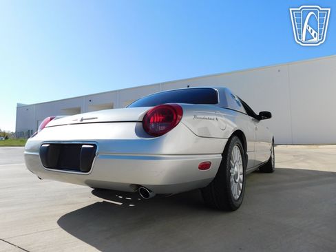 Used 2004 Ford Thunderbird image 24