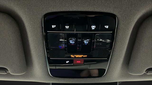 Used 2025 Hyundai Santa Fe Limited AWD/4WD image 34