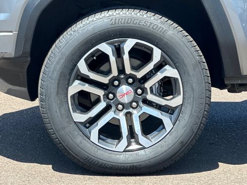 Used 2024 GMC Canyon AT4 w/ AT4 Premium Package AWD/4WD image 24