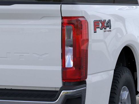 New 2026 Ford F350 XLT w/ FX4 Off-Road Package image 21