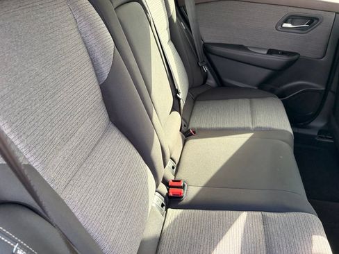 Certified 2023 Nissan Rogue SV FWD image 14
