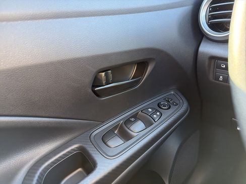 Used 2025 Nissan Versa S w/ Trunk Package image 23