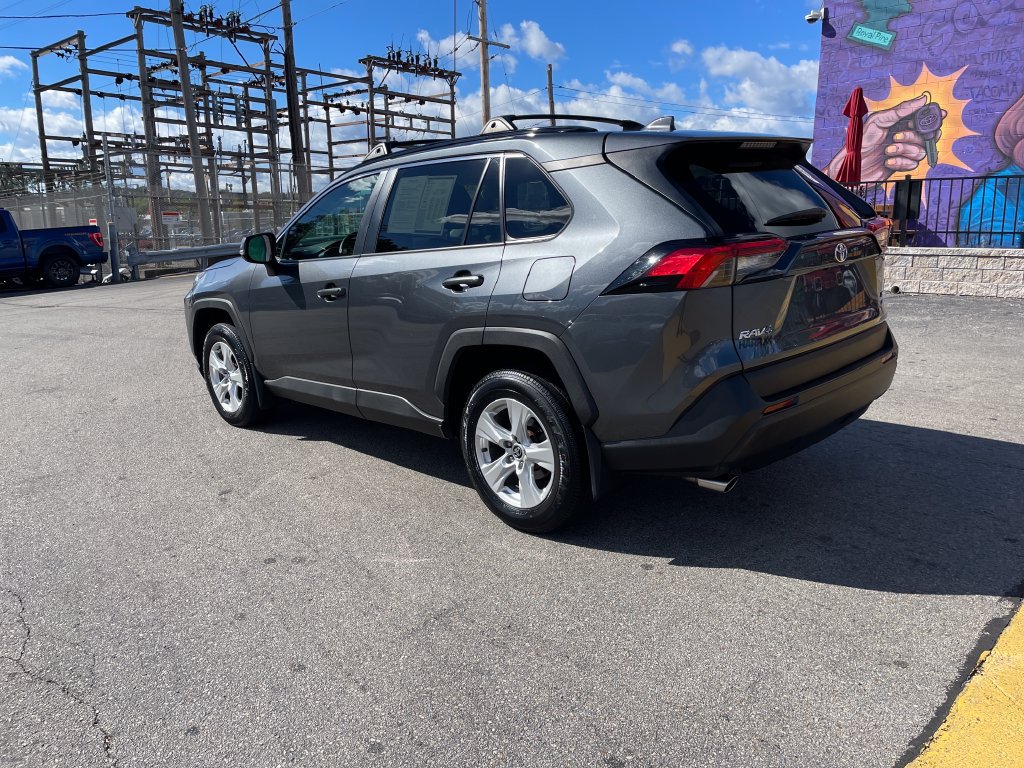 Used 2020 Toyota RAV4 XLE w/ Convenience Package AWD/4WD image 3