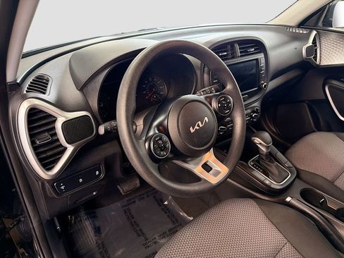 Used 2022 Kia Soul LX FWD image 11