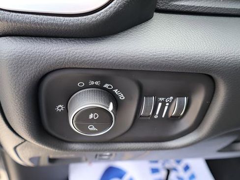 New 2026 RAM 1500 4x4 Crew Cab image 18