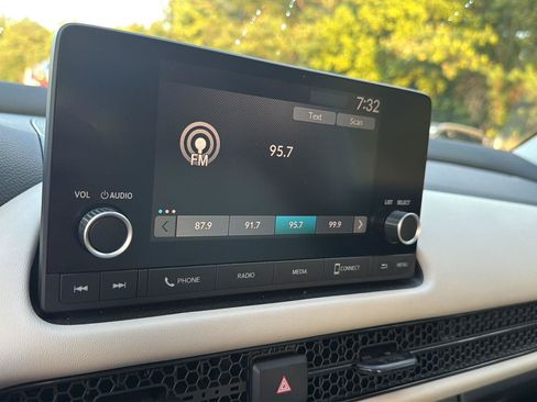Used 2024 Honda HR-V LX image 23