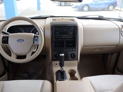 Used 2007 Ford Explorer XLT image 16