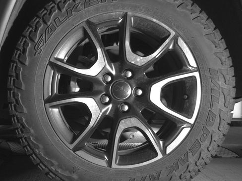 Used 2025 Jeep Compass Trailhawk AWD/4WD image 14