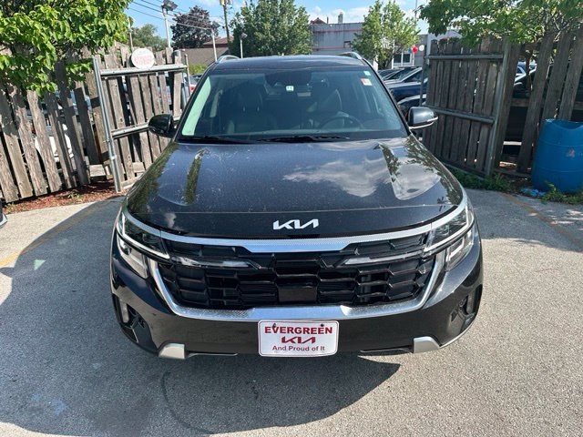 Used 2024 Kia Seltos SX w/ SX Sunroof Package AWD/4WD image 2