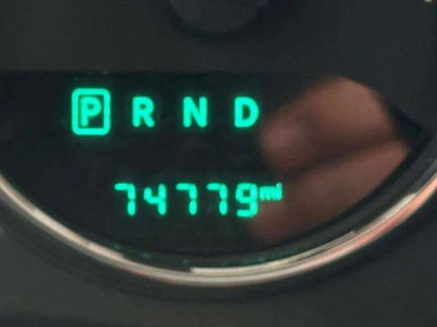 Used 2015 Jeep Wrangler Unlimited Rubicon w/ Dual Top Group AWD/4WD image 18