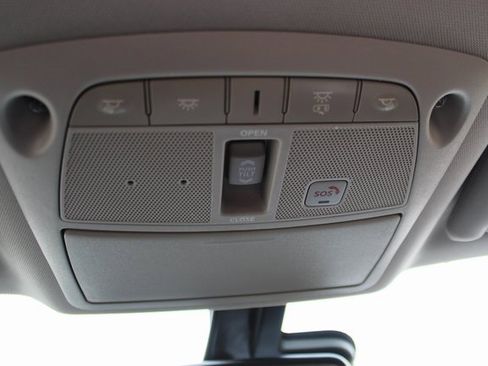 Used 2017 Nissan Maxima Platinum image 25