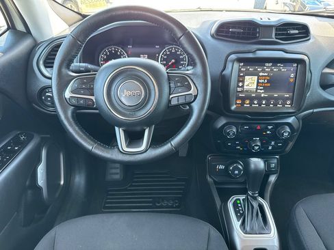 Certified 2022 Jeep Renegade Latitude w/ Convenience Group AWD/4WD image 21