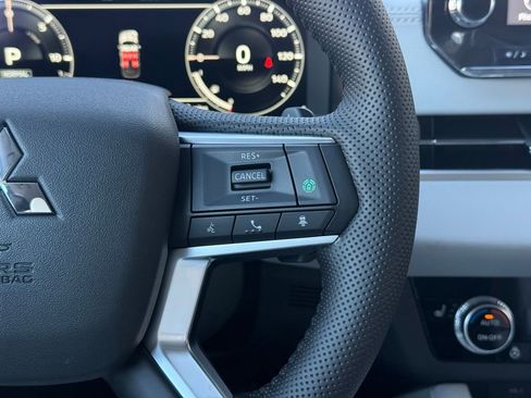 New 2025 Mitsubishi Outlander SEL image 11