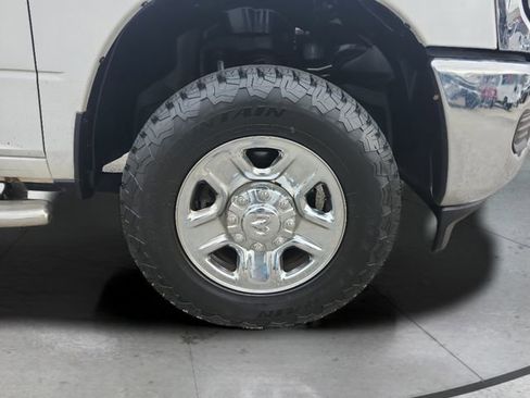 Used 2020 RAM 3500 Tradesman w/ Chrome Appearance Group image 29