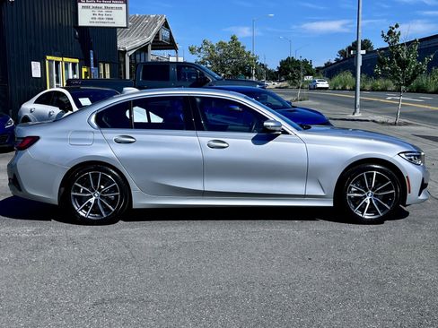 Used 2021 BMW 330e w/ Convenience Package RWD image 5