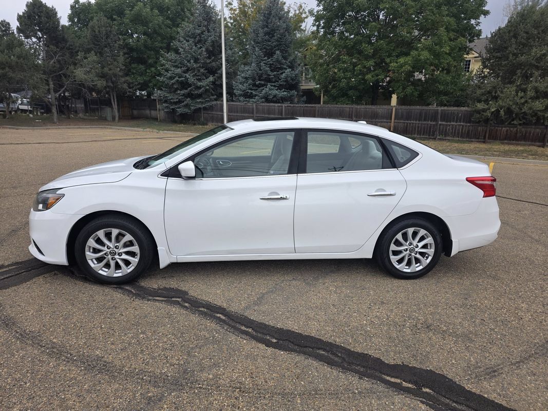 Used 2016 Nissan Sentra SV w/ Style Package FWD image 2
