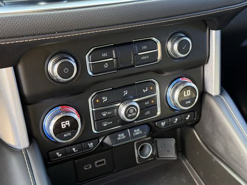 Used 2022 GMC Yukon SLT image 22