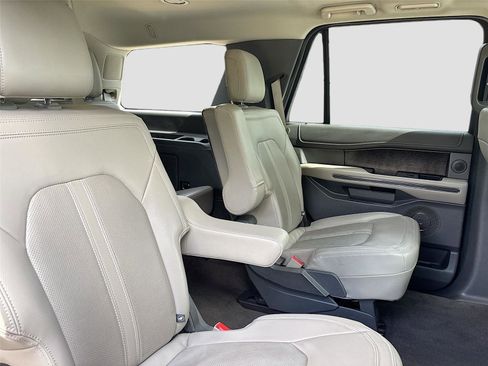 Used 2021 Ford Expedition Limited image 32